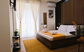 Blackwoody Contemporary Rooms - Napoli Centro Storico